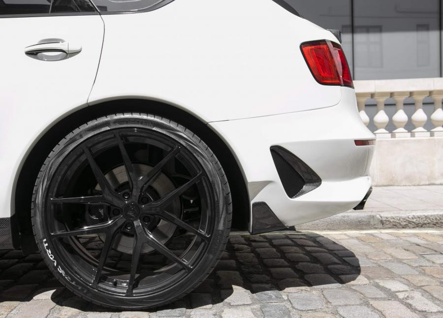 Колеса Bentley Bentayga GTX 4x4 by ONYX Concept 2018 года  (фото 18 из 31)